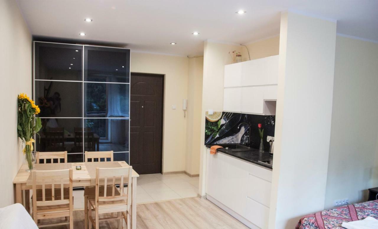 Apartament Riviera Apartment กดิเนีย ภายนอก รูปภาพ